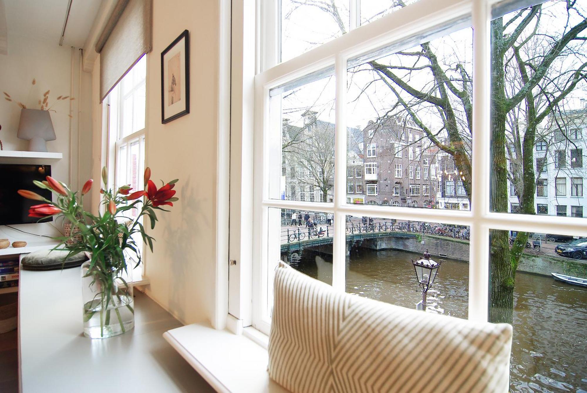 Sonnenberg Canal View Amsterdam Exterior photo